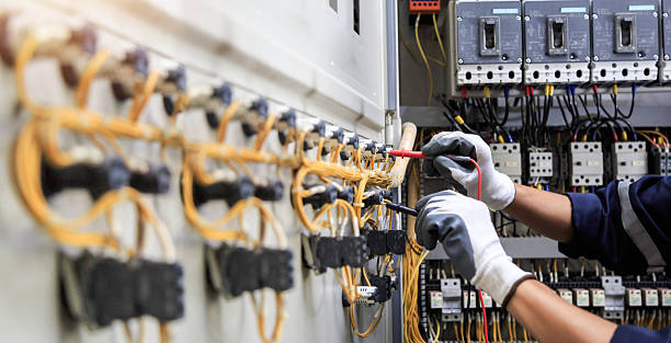 Professional Electrician technician working in Prophetstown, IL
